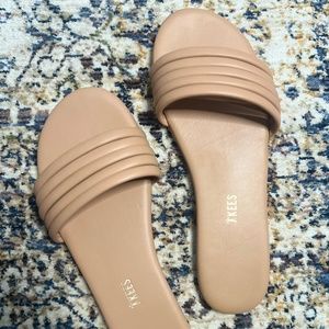 Tkees Serena Sandal